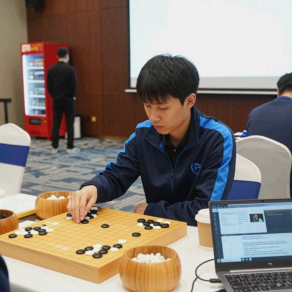 Divya Deshmukh và Vaishali mạnh hơn thời vô địch Olympiad: lời khẳng định từ ghế huấn luyện và khoảng trống phía sau